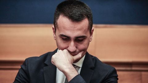 Prantsusmaa hoiatas Itaalia populiste kollavestidega liitu astumise eest