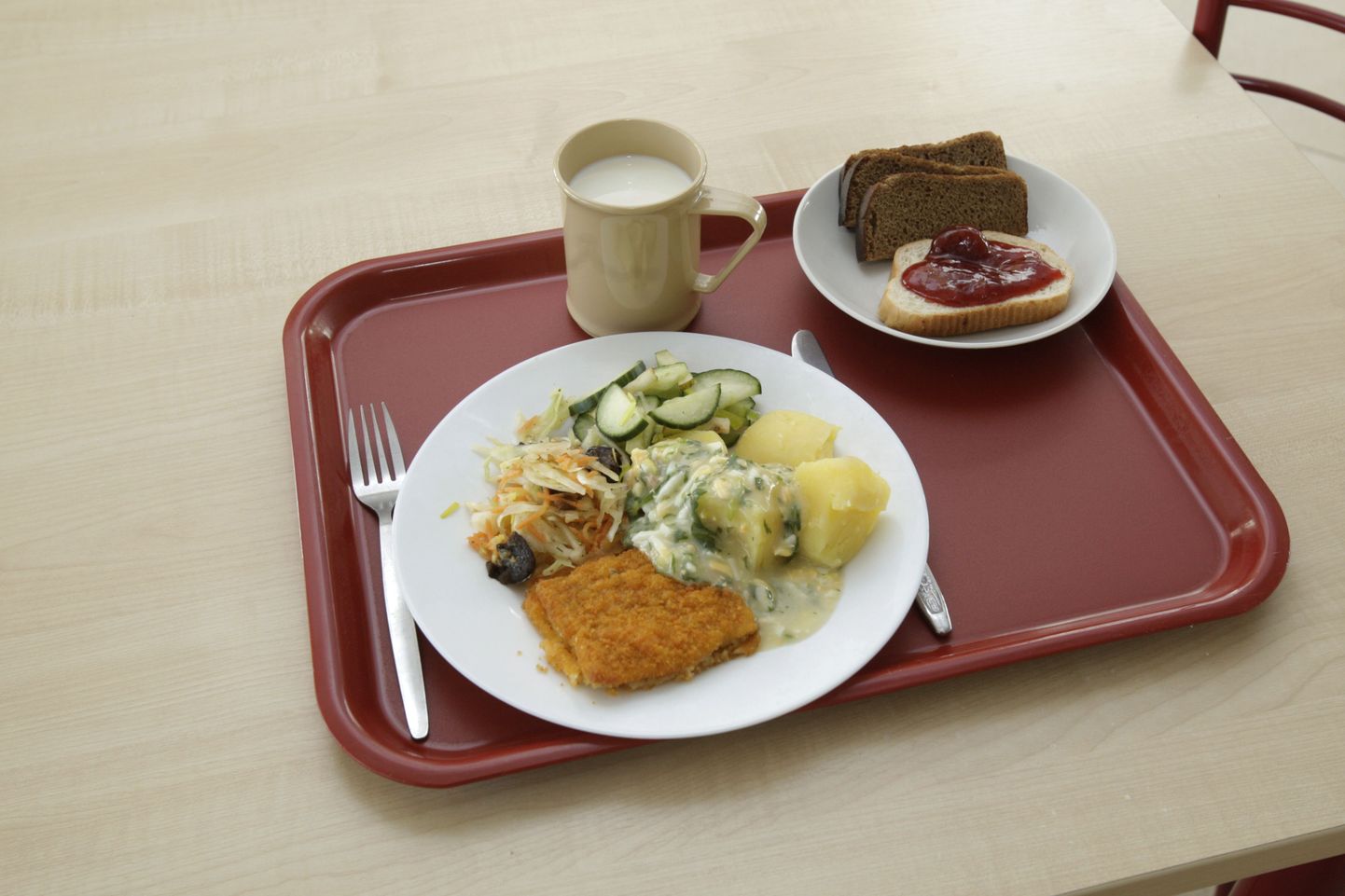 Koolilõuna peab olema nii odav kui ka tervislik.