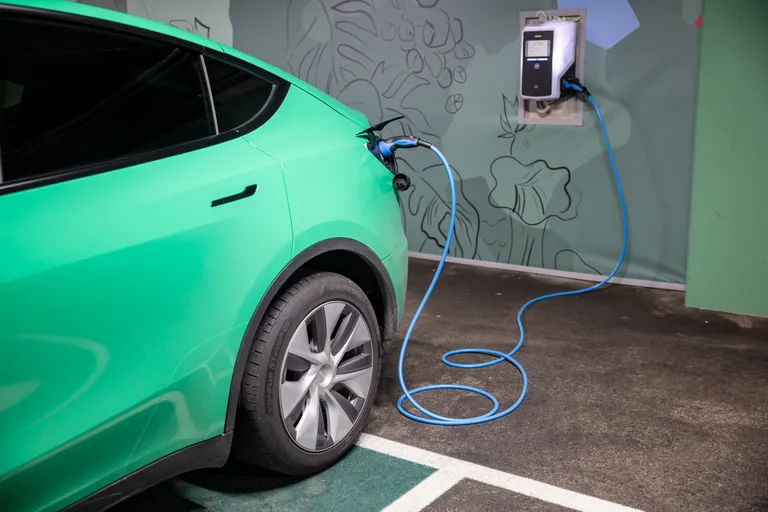 T1 keskuse uuendused. Elektrilautode laadimine