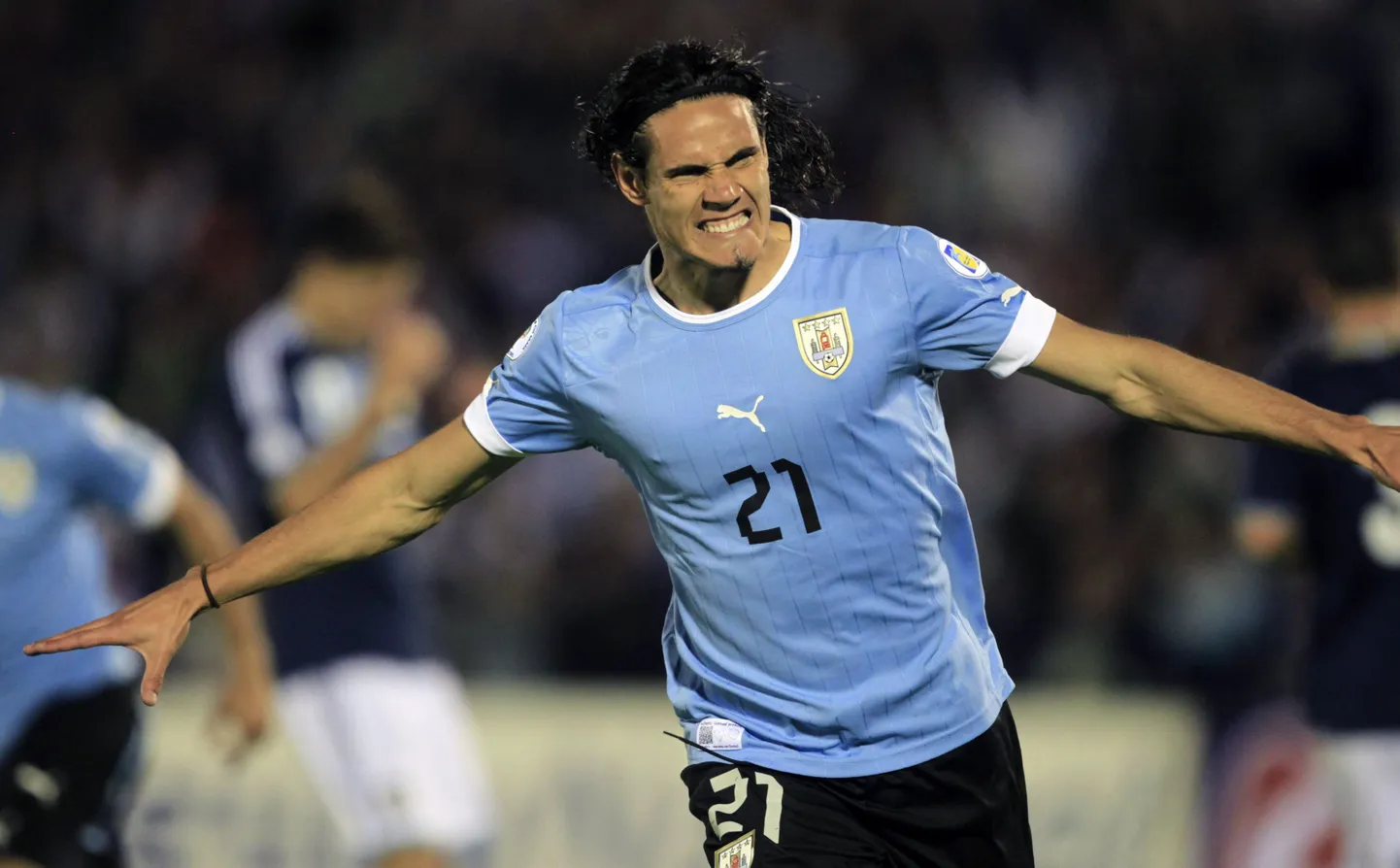 Edison Cavani värav tõi Uruguay'le võidu Argentina üle, kuid siiski peab Uruguay jätkama play-off'is.
