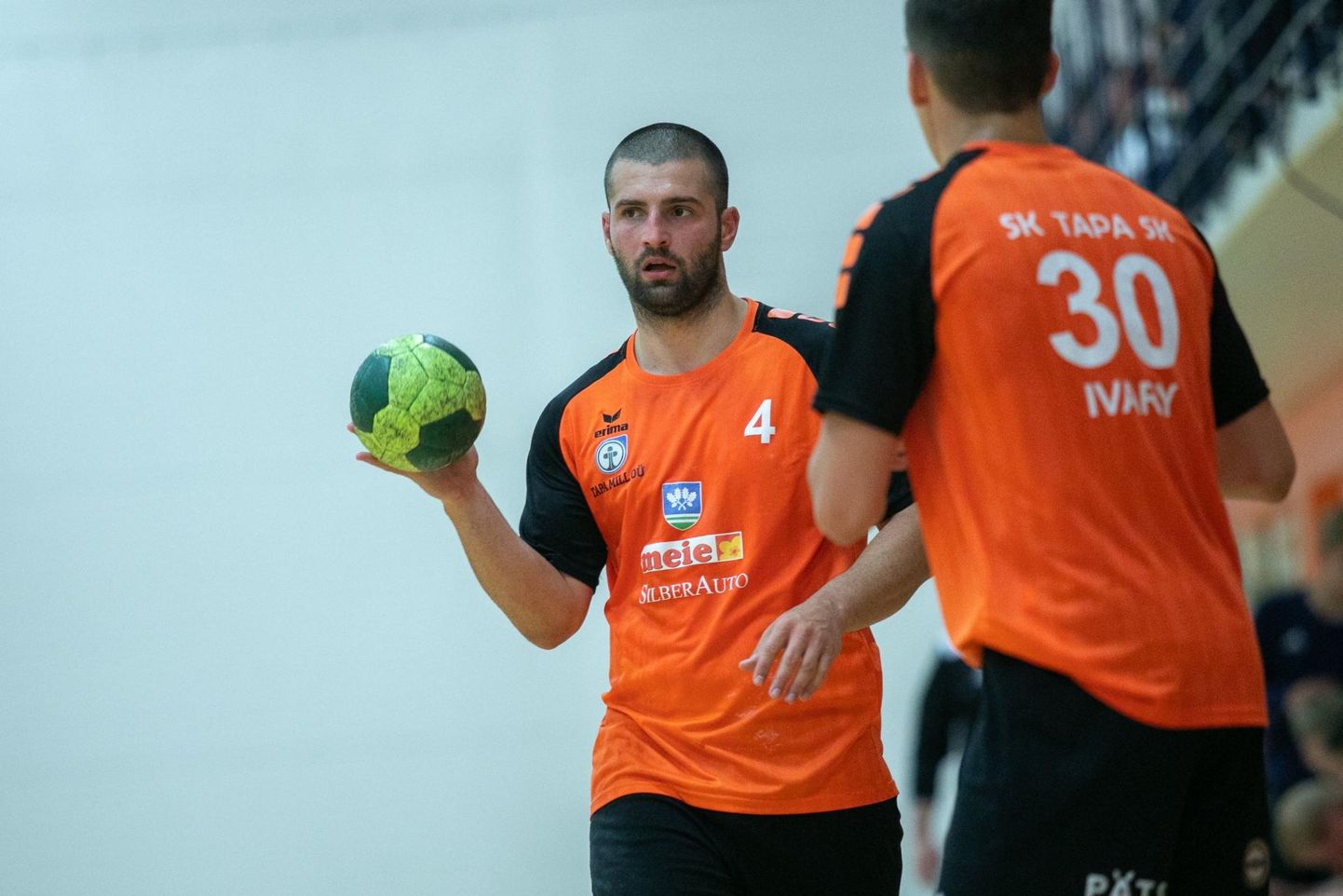 SK Tapa üks kogenumaid mängumehi Aleksander Oganezov (palliga) naaseb vigastuspausilt ja saab taas koduklubi aidata.