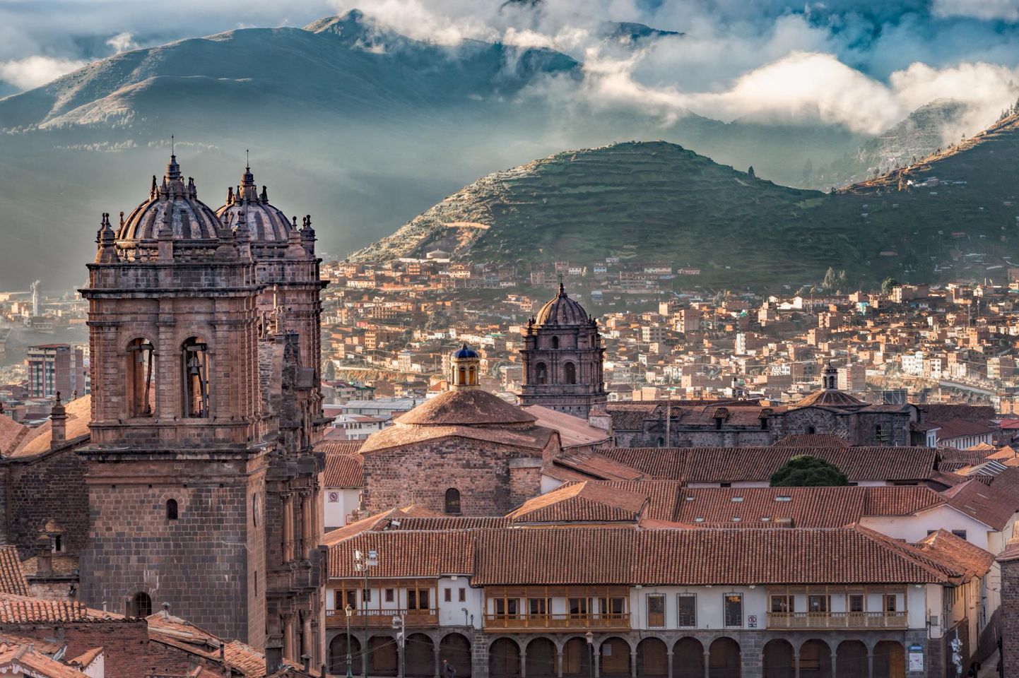 1535. aastal oli Peruu pealinn Cusco linnas, mis asub 3400 meetri kõrgusel merepinnast. Madala hapnikusisalduse tõttu ei saanud inimesed seal lapsi ja ei paljunenud ka kodu- ning lemmikloomad. 14-protsendine hapnikusisaldus oli selle peamine põhjus. Seetõttu kolitigi pealinn 150 meetri kõrgusel olevasse Limasse.