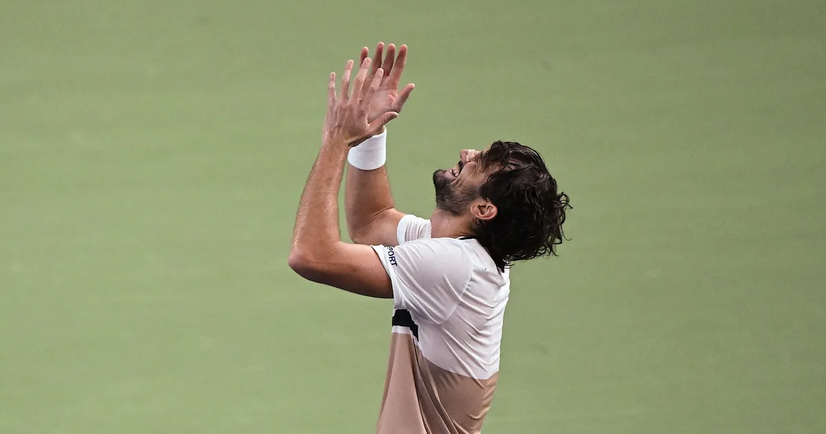 VIDEO ⟩ Mees metsast! Maailma 204. reket alistas Djokovici ja võitis tippturniiri. «Ebareaalne lugu.»