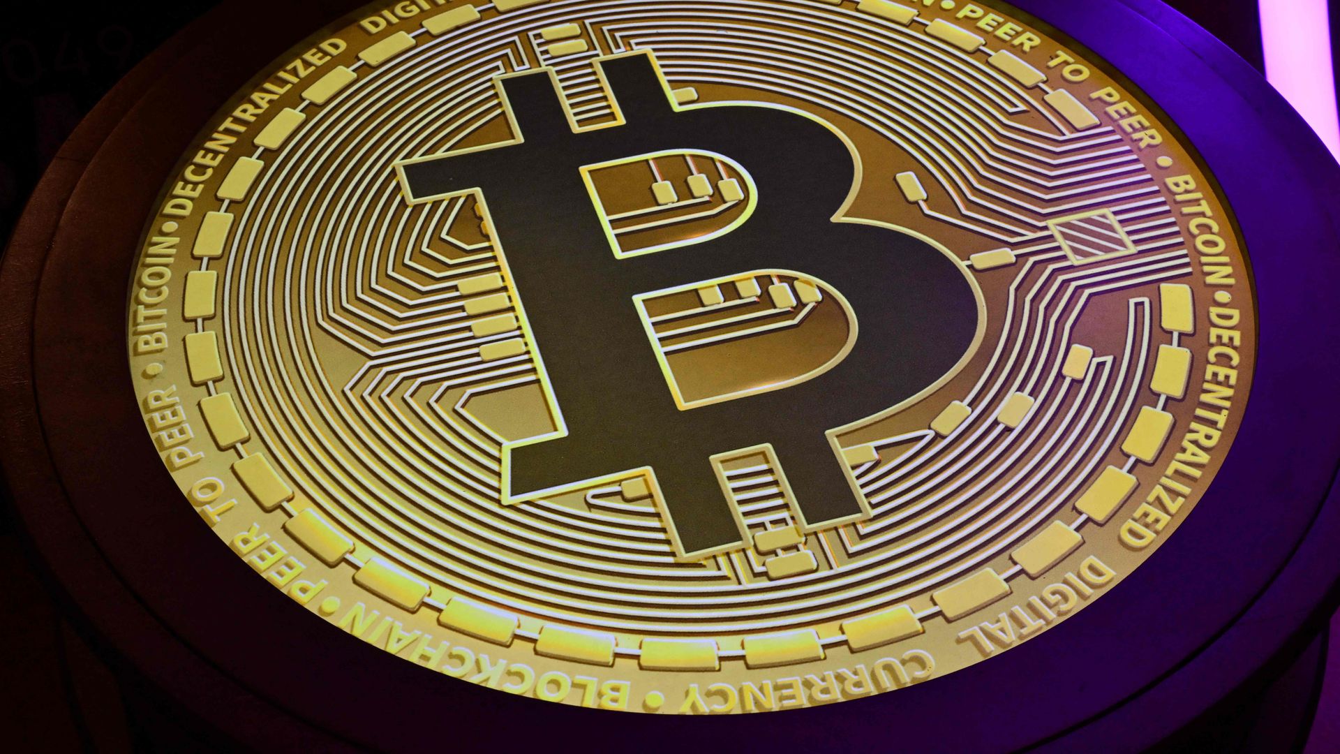 Основанная рижанами компания инвестирует 1 миллиард долларов в стартапы с ИИ