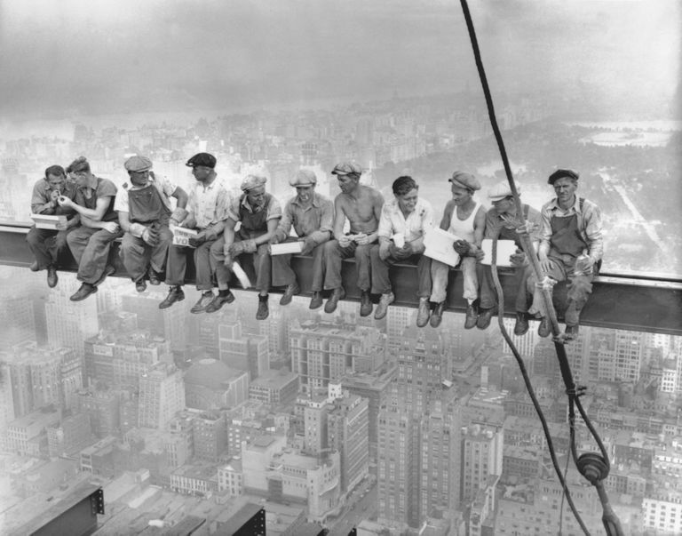 80 aastat tagasi tehtud foto New Yorgi pilvelõhkuja ehitusobjektil