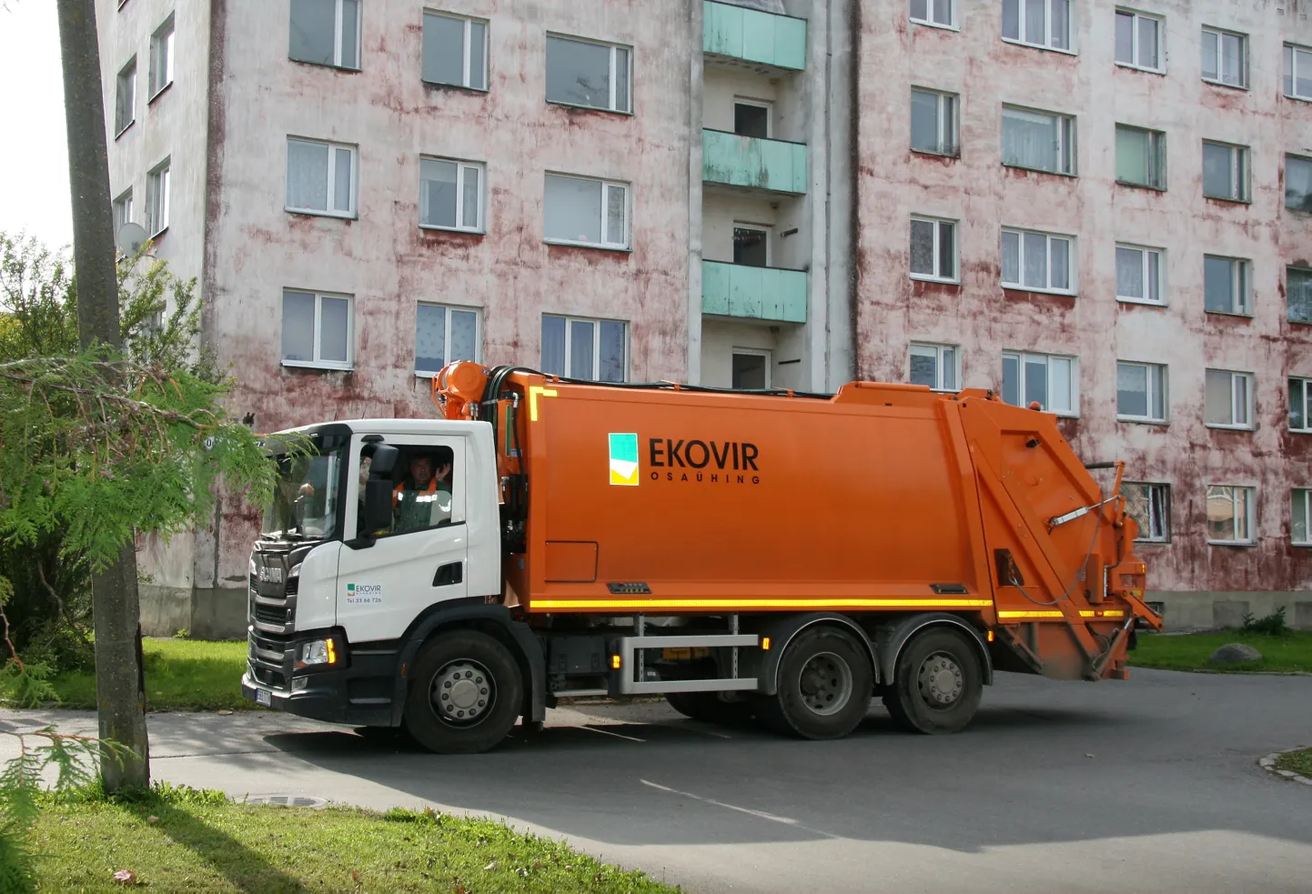 Из-за санкций "Ekovir" не должен бы оказывать услуги самоуправлениям, однако делает это, несмотря на владельца-гражданина России.