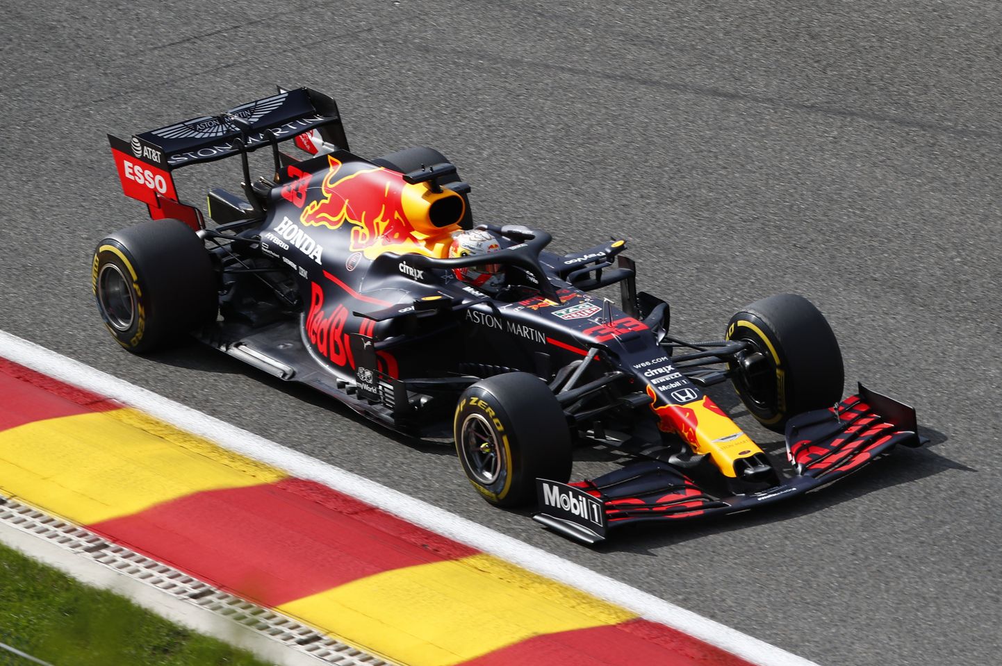 Red Bulli esisõitja Max Verstappen.