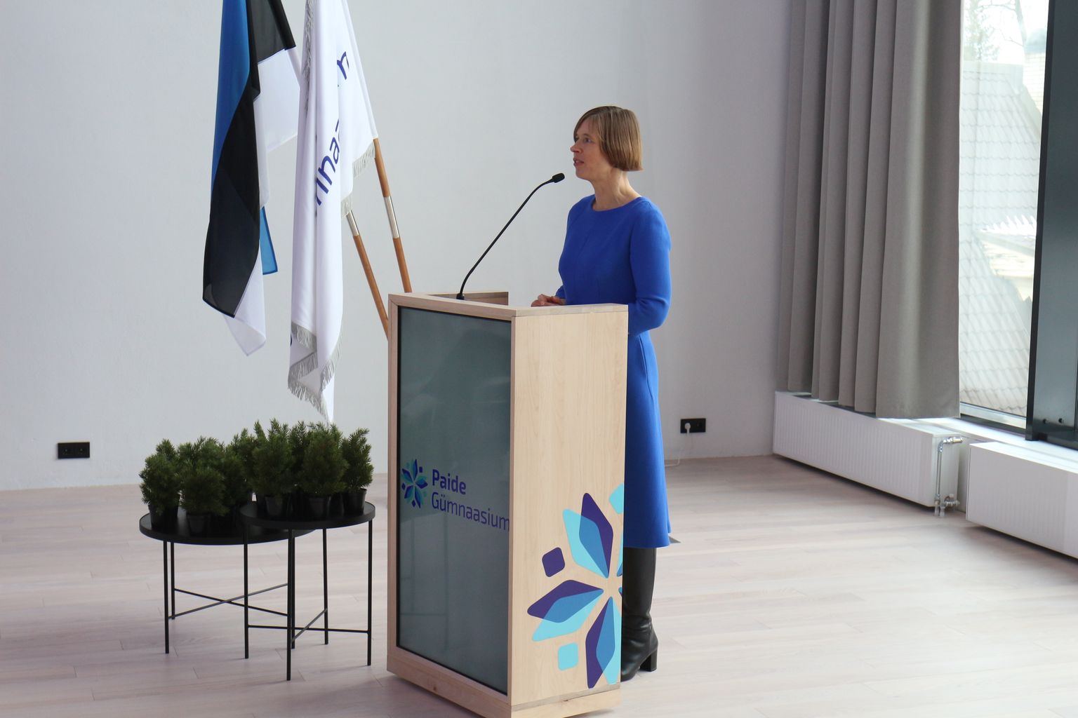 President Kersti Kaljulaid Paide gümnaasiumis. Loeng sõjaolukorrast Ukrainas.