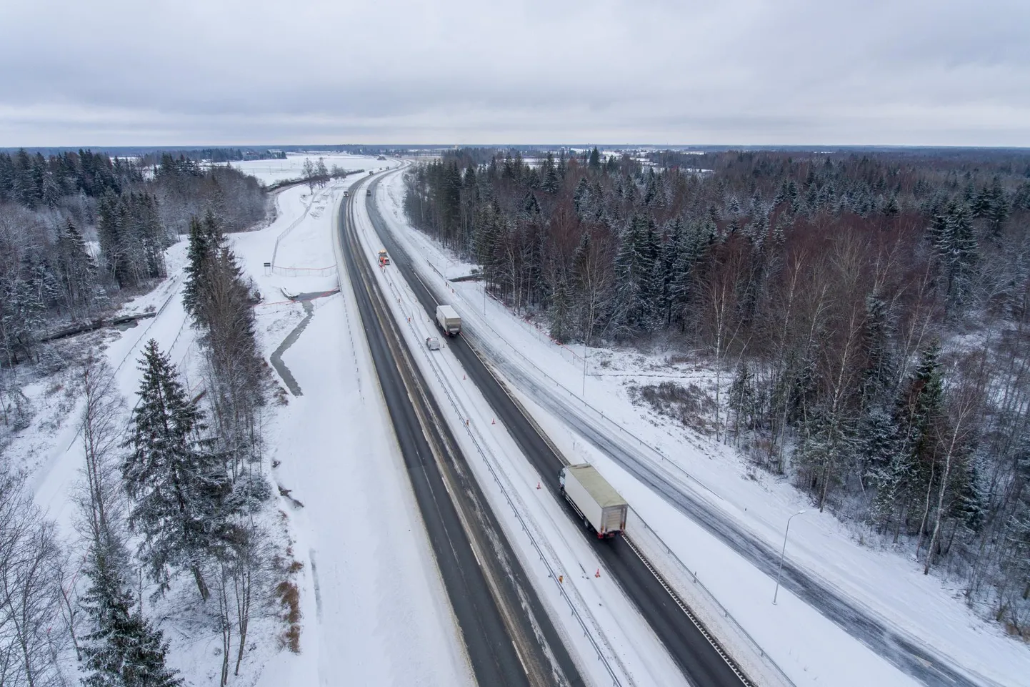 Tallinna–Narva maantee Haljala–Kukruse 2 + 2 teelõigul planeeritakse piirkiiruseks 120 km/h.