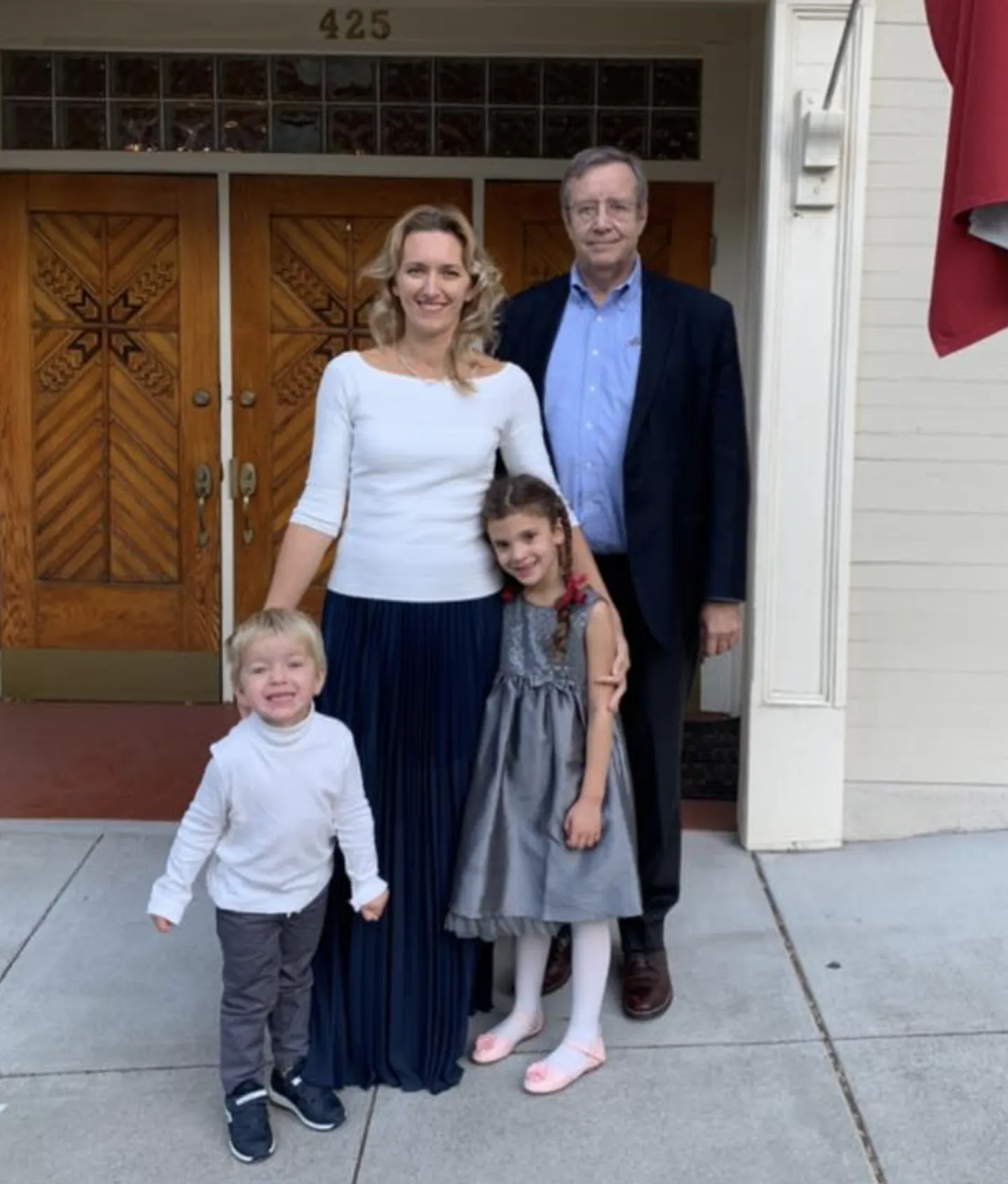 Ieva Ilves ja president Toomas Hendrik Ilves pisiperega