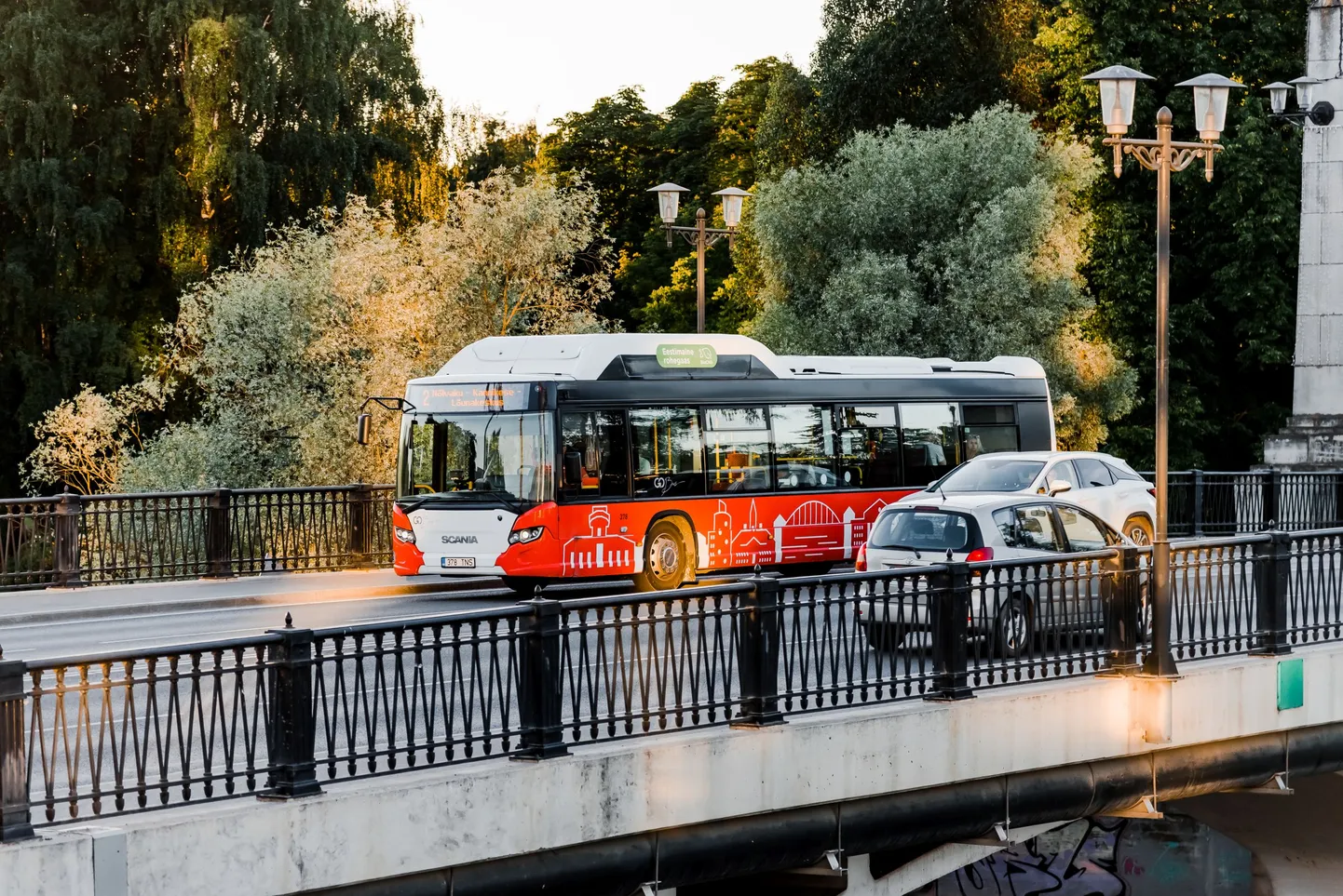 Esmaspäevast  lähevad linnaliinibussid üle sügistalvistele sõidugraafikutele