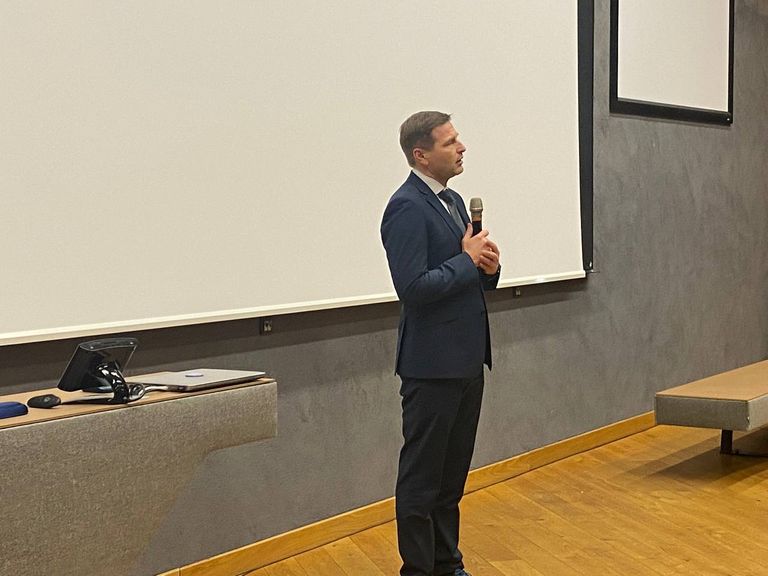 Министр оброны Ханно Певкур в Нарве: «Эстония и есть НАТО, можете спать ...