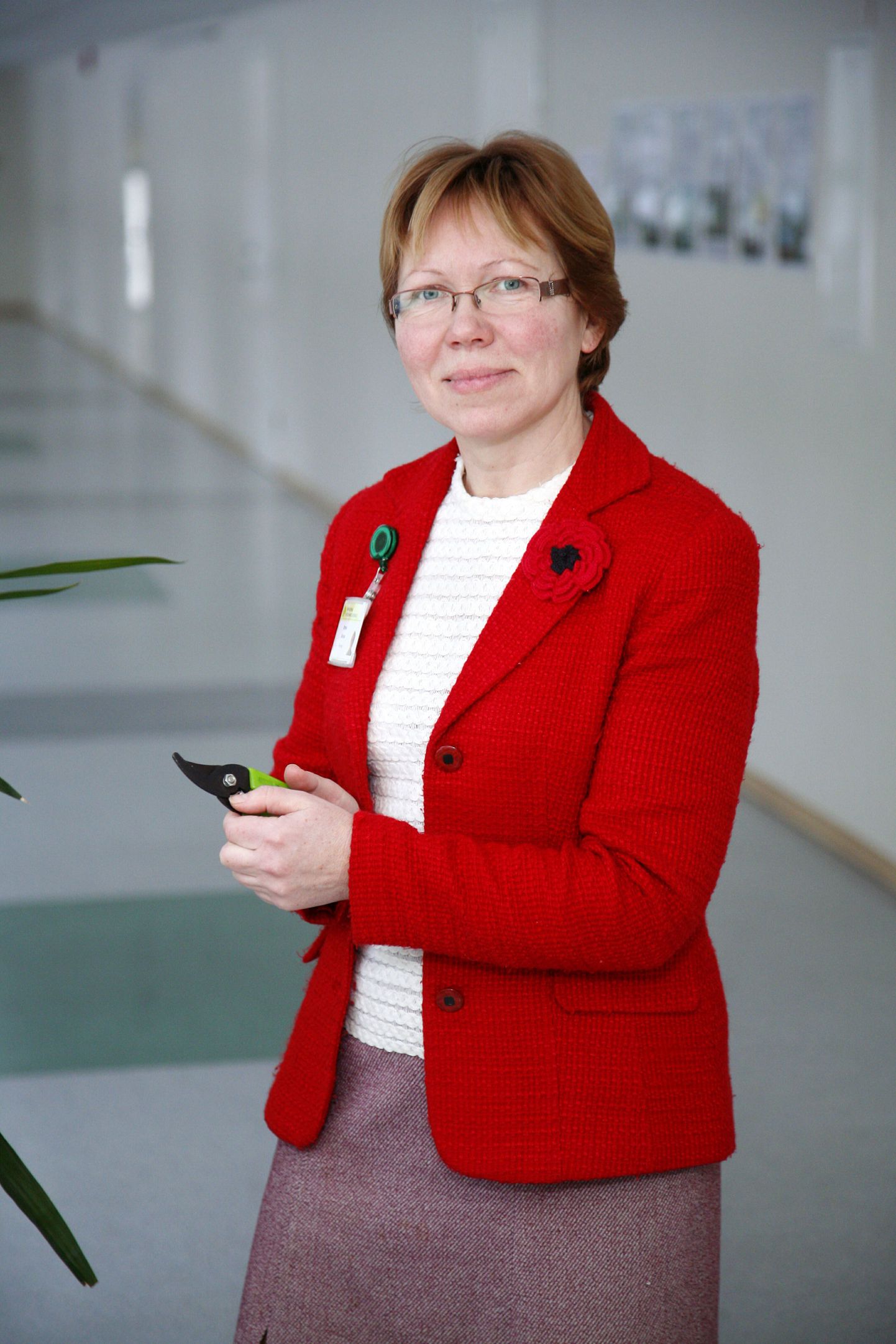 "Juhiabi käsiraamatu" üks autoreid, Pärnumaa kutsehariduskeskuse kutseõpetaja Erna Gross.