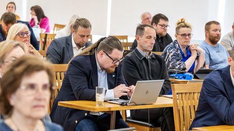 SANDER KILGI VASTUS MARIKA VALTRILE ⟩ 8000 eurost rääkides tasub meenutada kasutamata jäänud 240 000 eurot