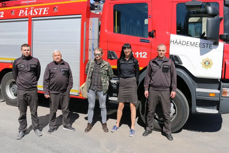 Kodunõustamiste meeskond: Häädemeeste valvemeeskond, ansambli Revals laulja Rait Sohkin ja ennetaja Marju.
