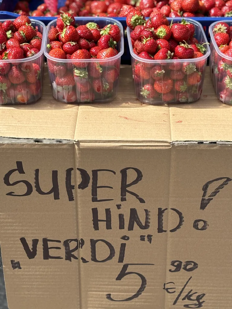 Цены на клубнику на Тартуском рынке. 