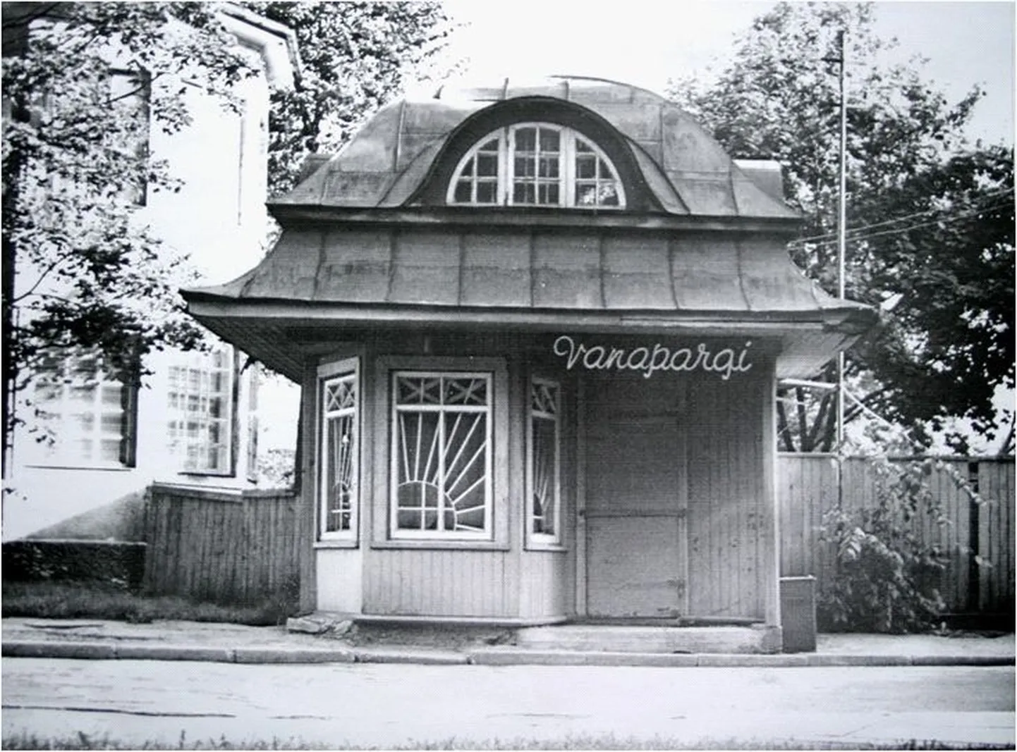 Vanapargi vana paviljon