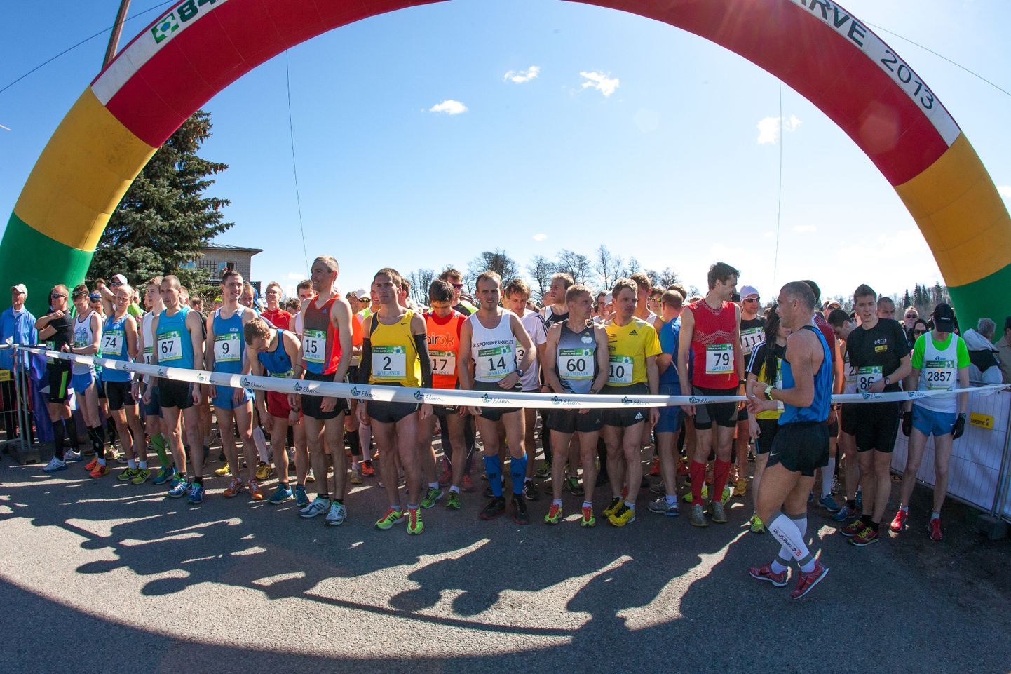 Ligi 4000 osalejat on registreerinud end jooksma 1. mail ümber Viljandi järve. Foto on aastast 2013.