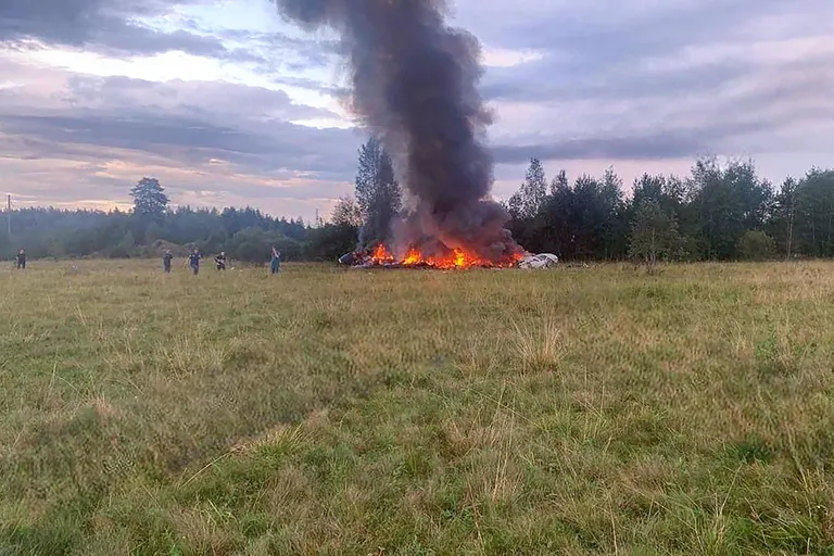 Место крушения самолета Евгения Пригожина в Тверской области, 23.08.2023.
