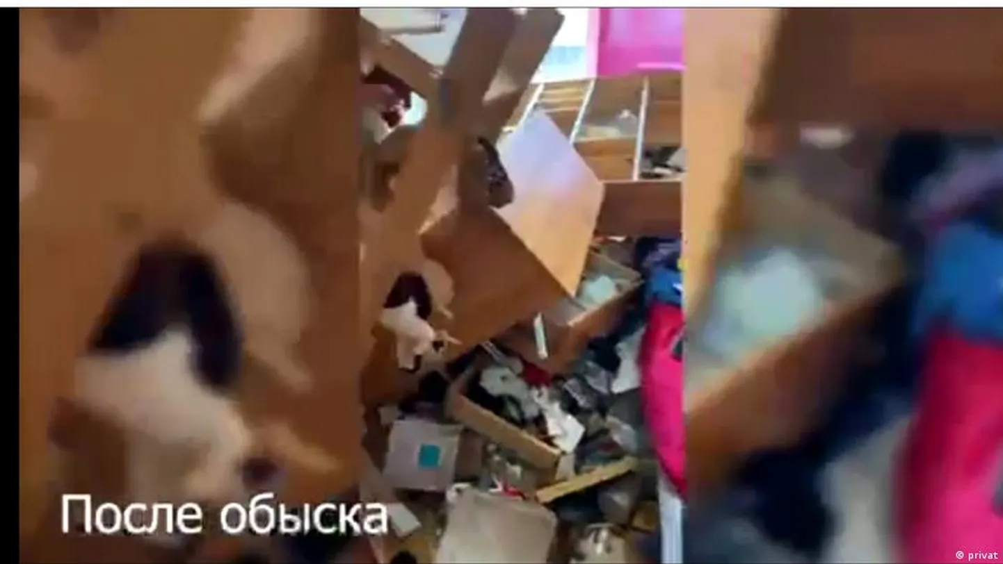Так выглядела после обыска квартира матери оппозиционной активистки Янины Сазанович