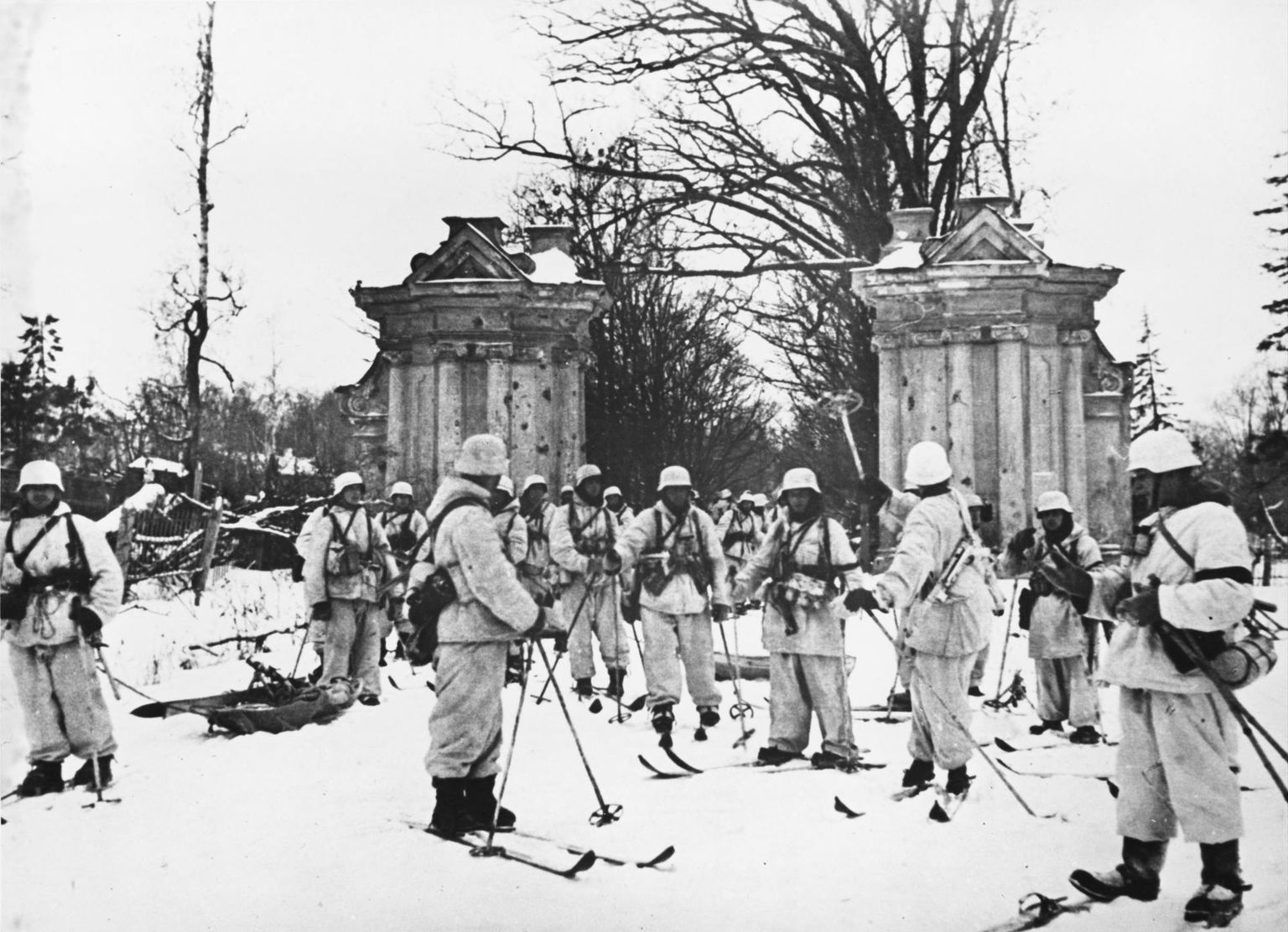 Soome sõdurid suuskadel Talvesõjas.