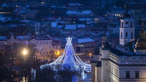 Vilnius, Riia või Tallinn - kellel on tänavu uhkeim jõulukuusk?