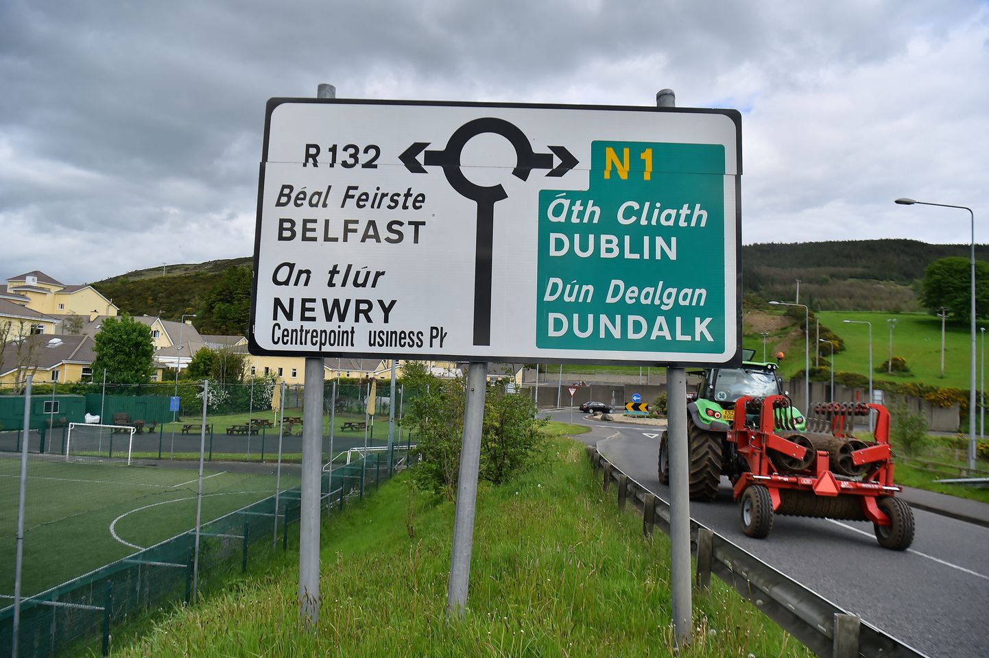 Ringtee Iirimaa ja Põhja-Iirimaa piiril.