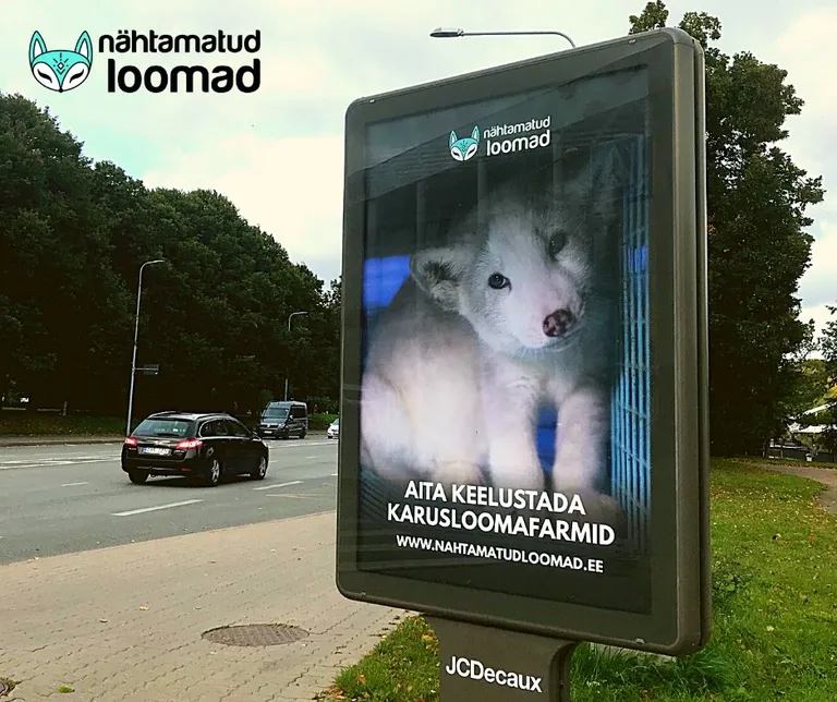 Karusloomafarmide keelustamise välireklaamid Tallinnas ja Tartus.