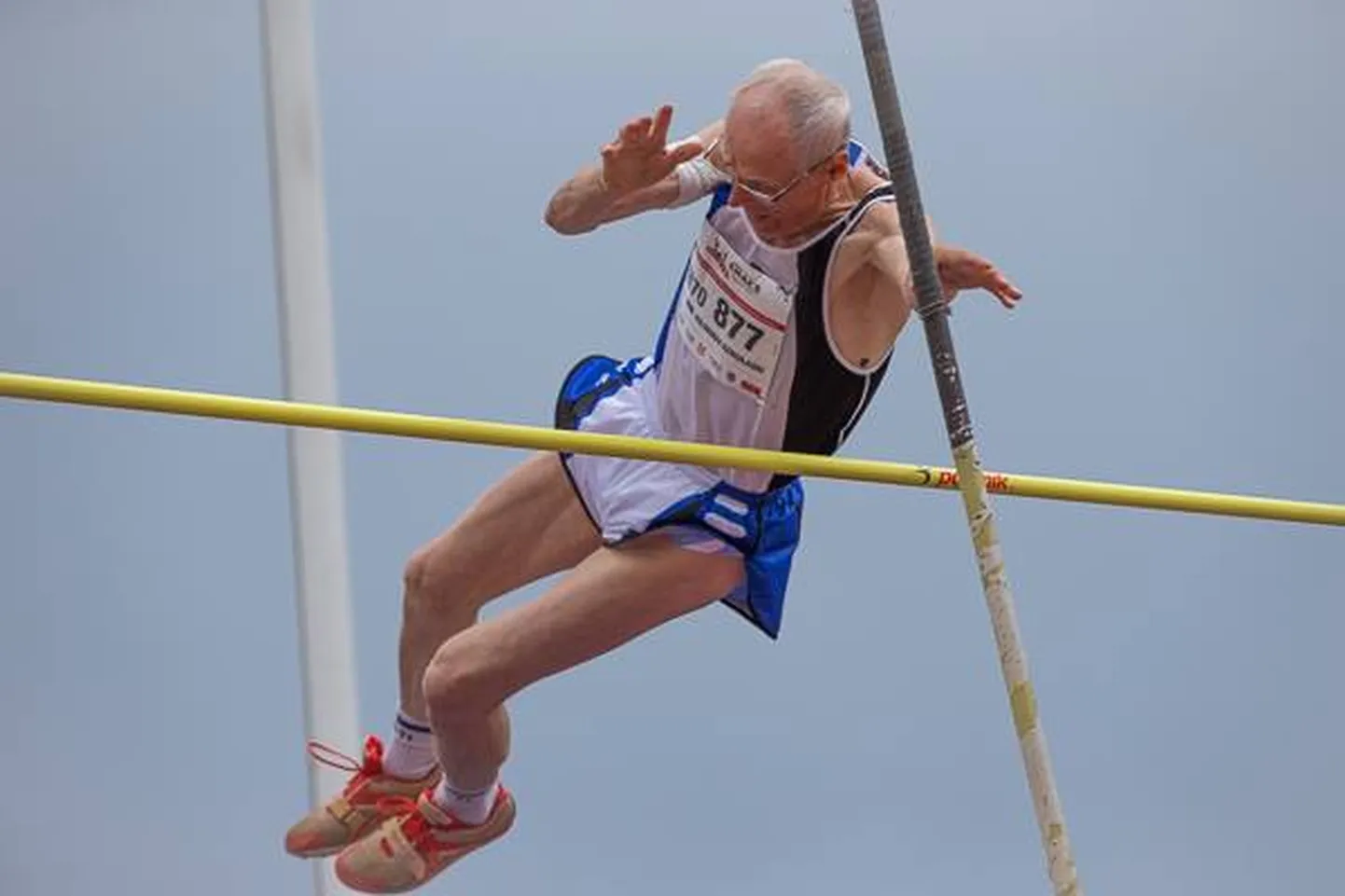 Voldemar Kangilaski oli üks Viljandimaa läinud aasta edukamaid spordiveterane: ta saavutas Euroopa kergejõustikumeistrivõistlustel M70+ vanuseklassis hõbemedali uue Eesti kümnevõistluse rekordiga.