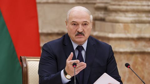 OOTAMATU NIHE RETOORIKAS ⟩ Lukašenka näeb Varssavi uues võimuliidus võimalust Valgevene-Poola suhete parandamiseks