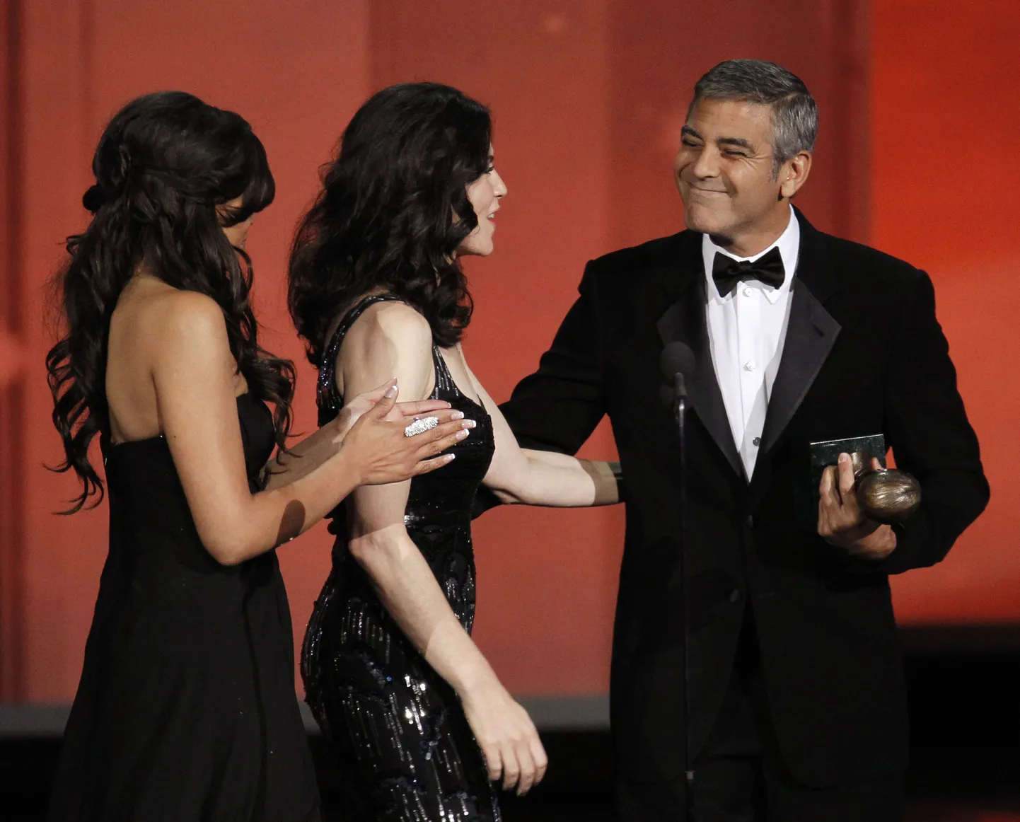 George Clooney pälvis Bob Hope’i nimelise auhinna Haiti maavärina ohvrite aitamise eest.
