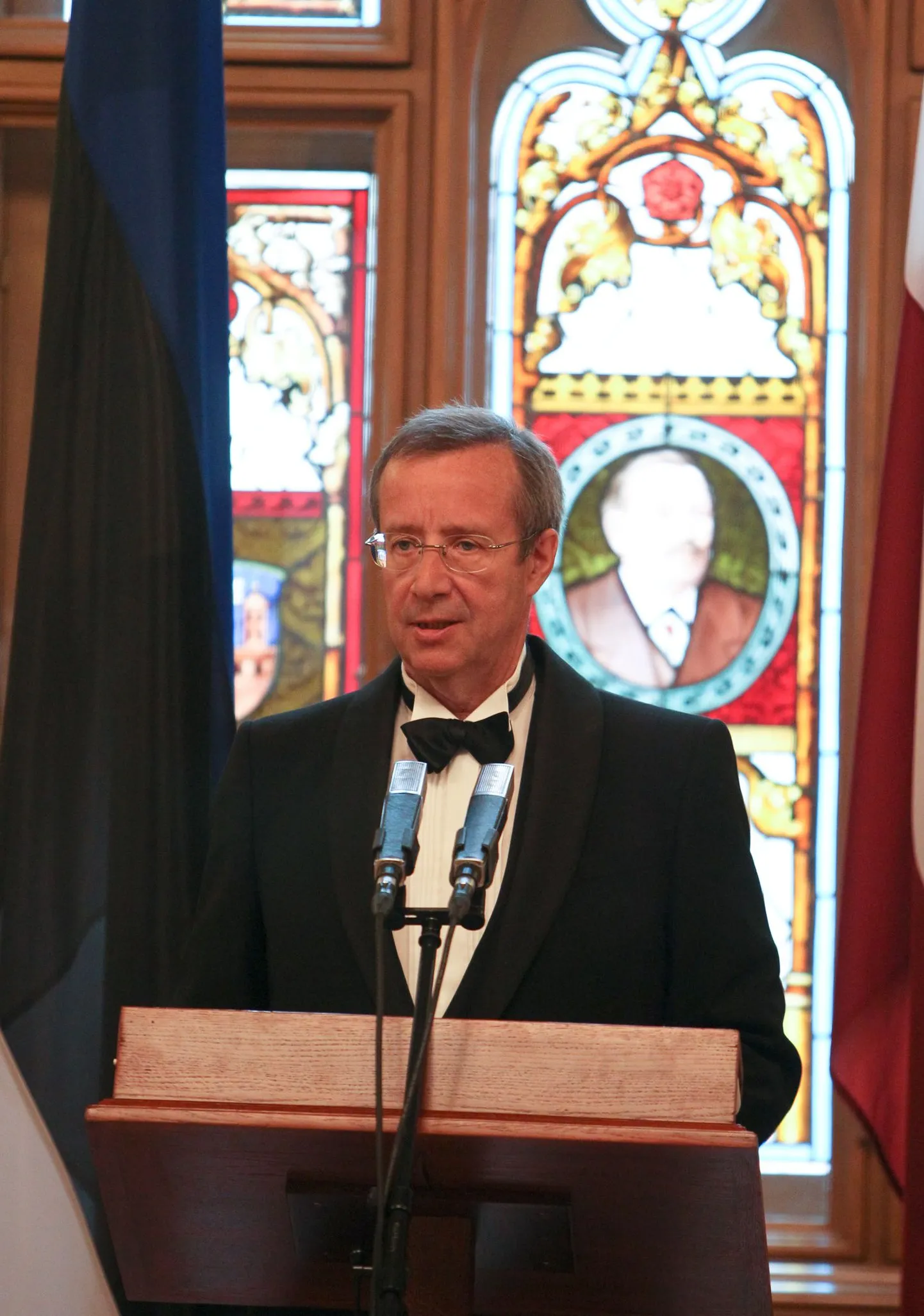 Läti Vabariigi president Andris Bērziņš pakkus president Toomas Hendrik Ilvese auks ametliku õhtusöögi.