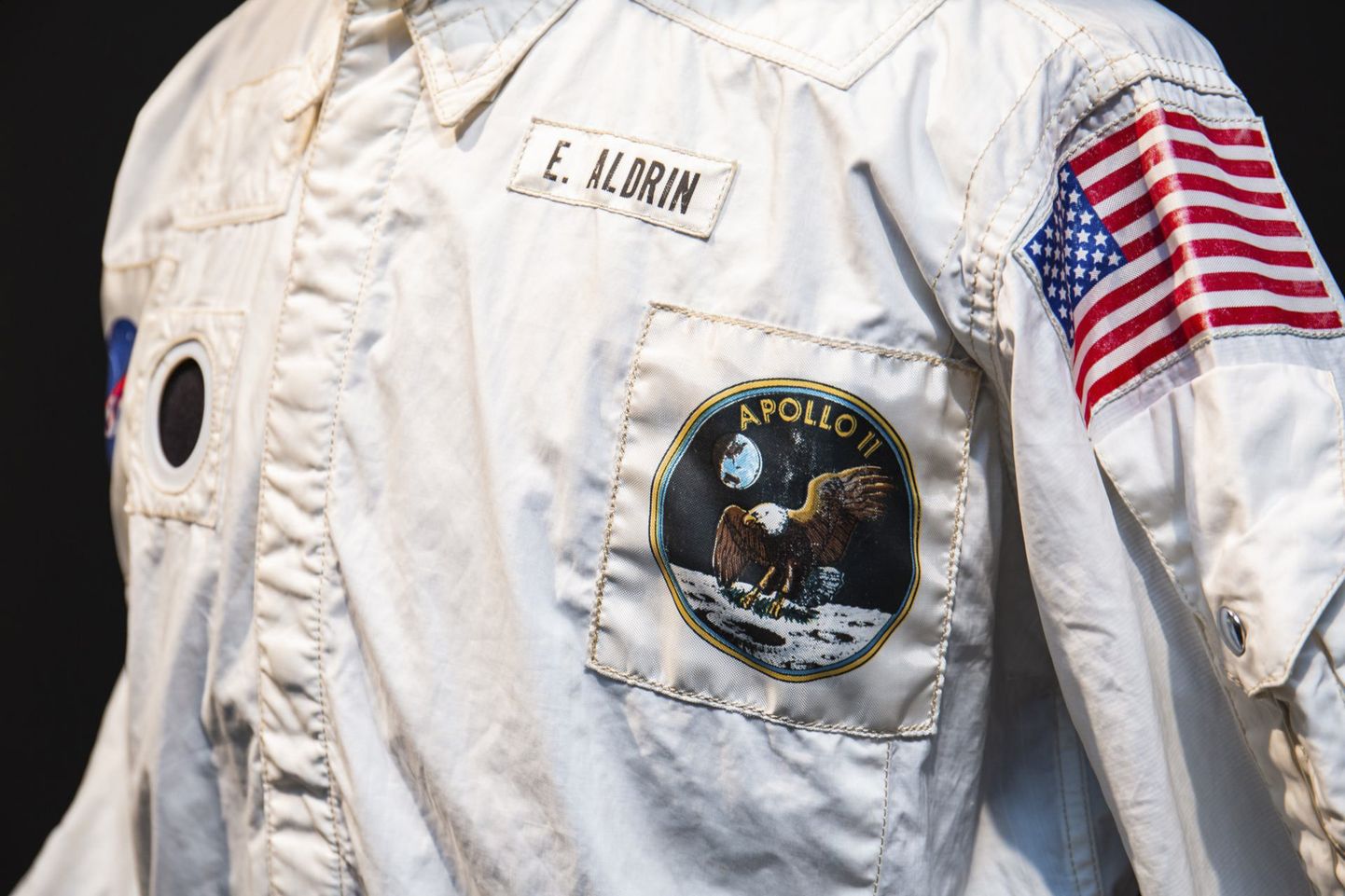 Oksjonil kosmilise hinnaga müüdud astronaut Edwin "Buzz" Aldrini  jakk.
