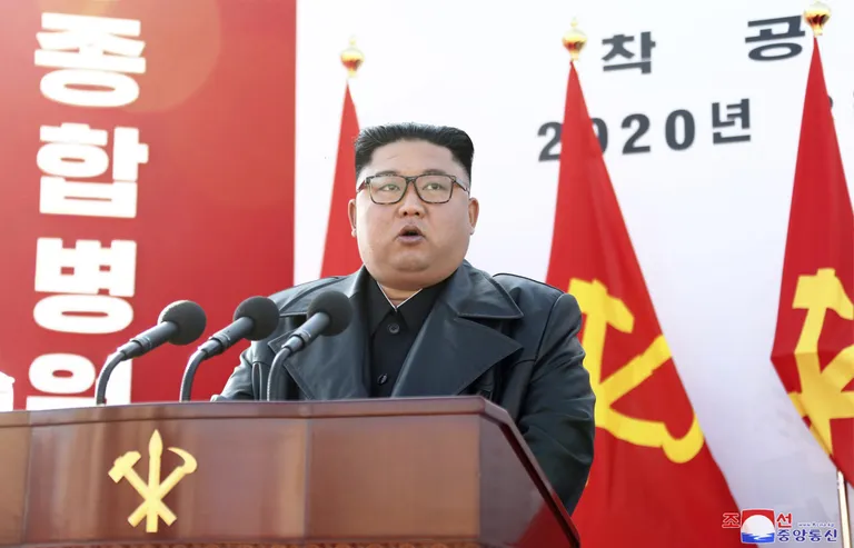 Põhja-Korea liider Kim Jong-un pidamas Pyongyangis uue haigla ehituspaigas kõnet