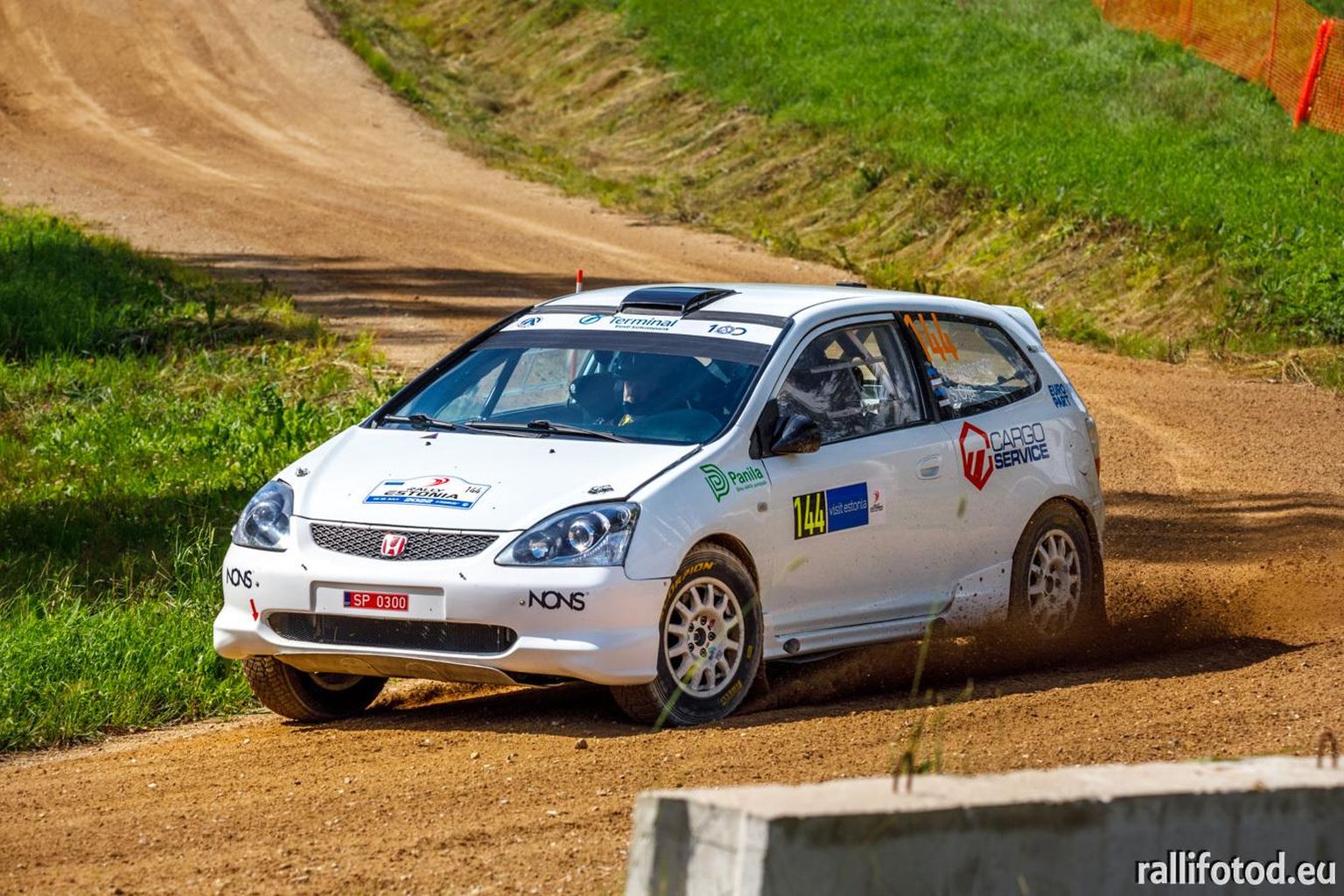 Rallipaar Romet Jürgenson ja Siim Oja sõitsid Eesti meistrivõistlustel Hondaga. Täpsem mudel oli Honda Civic Type-R EP3.