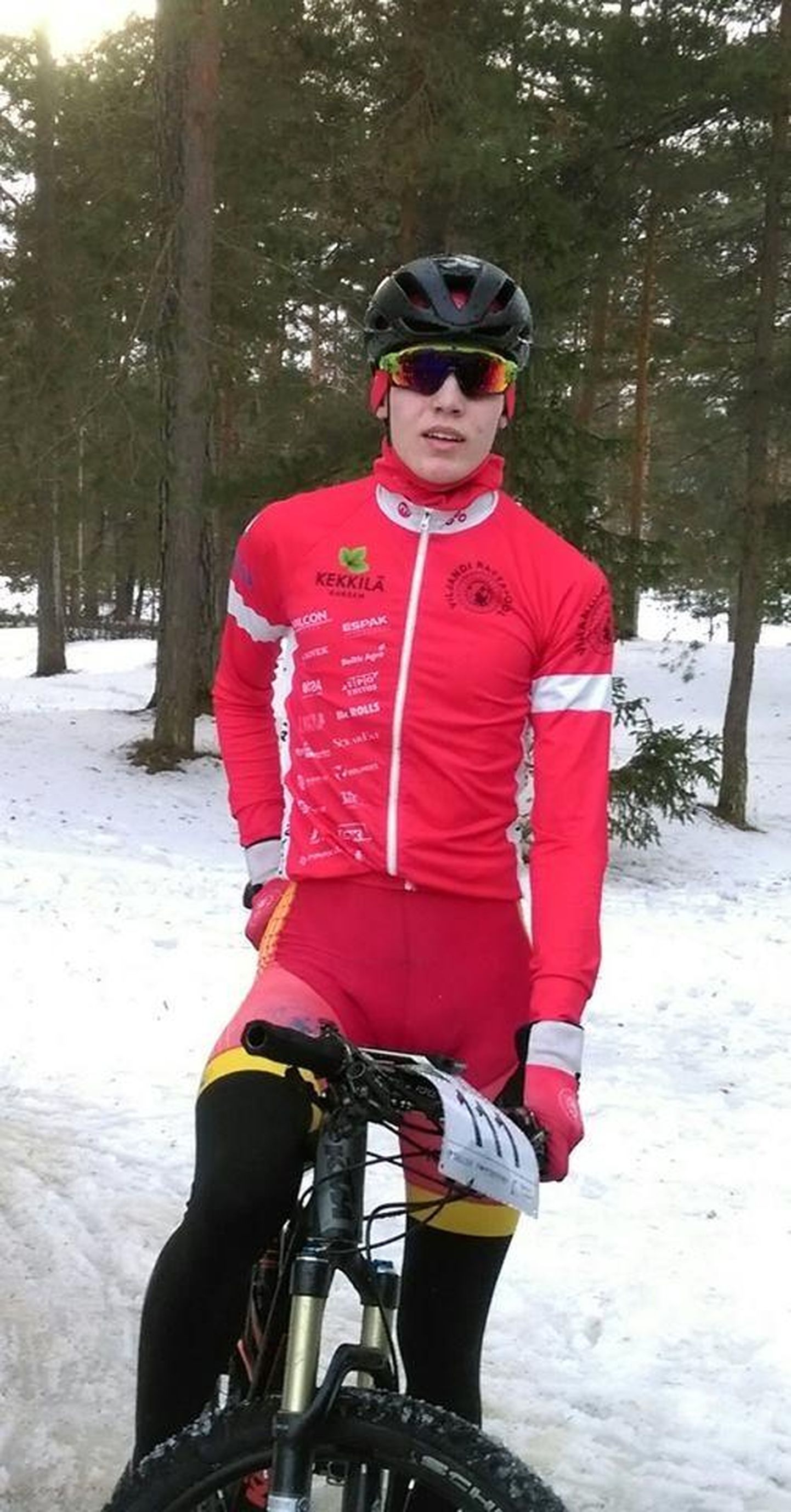 Viljandi rattaklubisse kuuluv Henri Treimuth tuli eelmisel nädalavahetusel Elvas talikrossi Eesti meistriks.