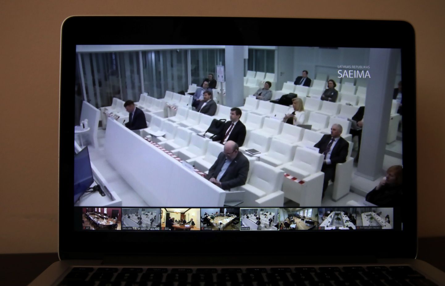 Ekrānšāviņš no attālinātās Saeimas sēdes Covid-19 laikā.