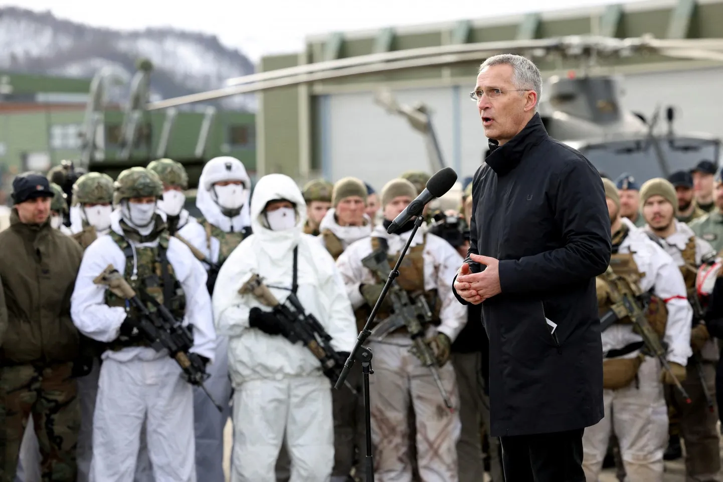NATO peasekretär Jens Stoltenberg külastas möödunud nädalal oma kodumaal Norras ka suurõppust Cold Response.