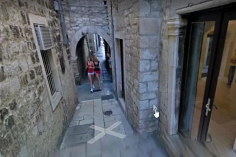 Turistid Google Maps pildil