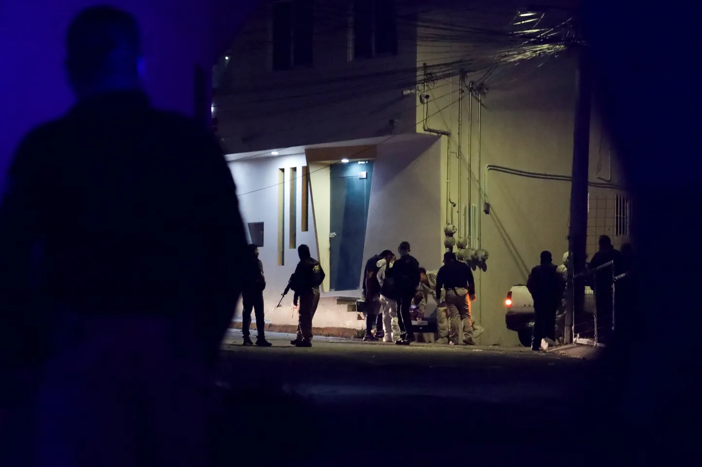 Meksikas Drošības dienesti Arkosa slepkavības vietā.