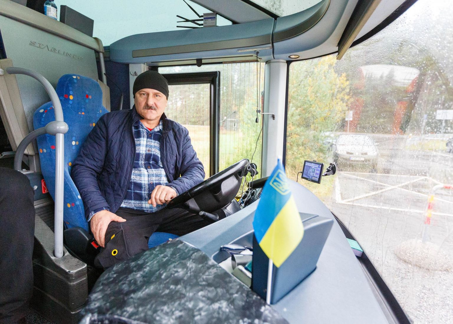 Kolmandat korda Koidulas põgenikel vastas olev bussijuht Grigor ütleb, et teiselpool piiri toimuv on lihtsalt katastroof.