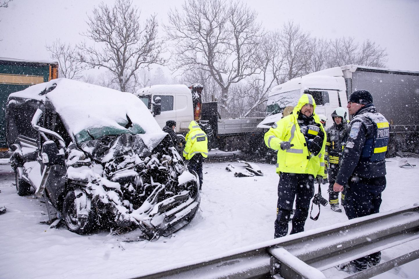 В ДТП на участке Луйге-Курна на Таллиннской окружной дороге пострадали 25 машин.
