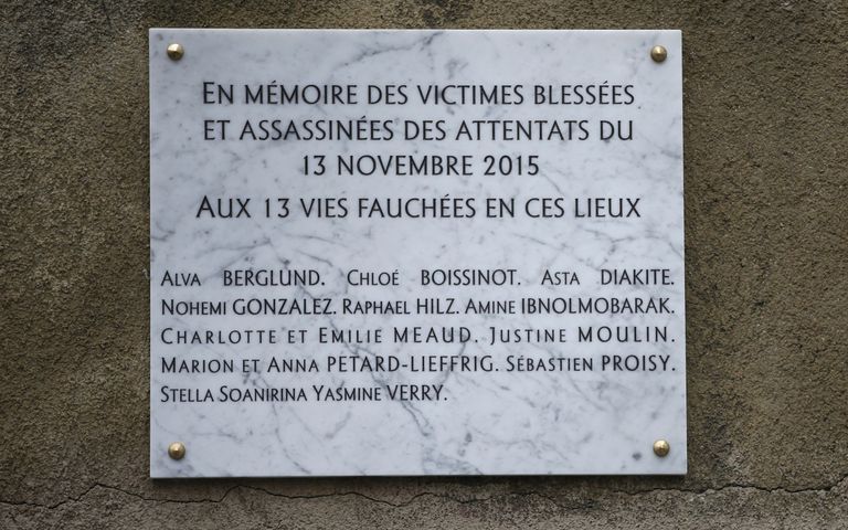 Pariisi restoranides Le Carillon ja Le Petit Cambodge hukkunute mälestustahvel