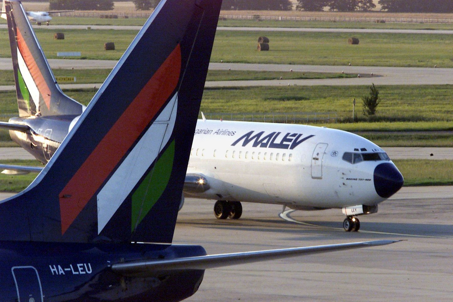 Ungari lennukompanii Malev lennuk Budapesti lennuväljal.