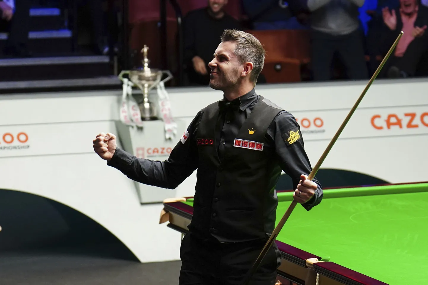 Mark Selby tähistamas maksimaalset punktiseeriat.