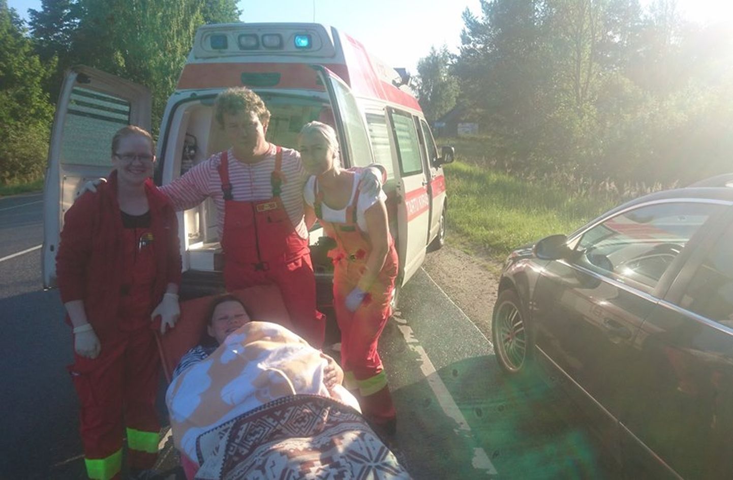 Снимок жительницы Валгамаа, которая родила ребенка на обочине дороги, не доехав до Тарту около 32 км, связали с закрытием Валгаского родильного отделения.