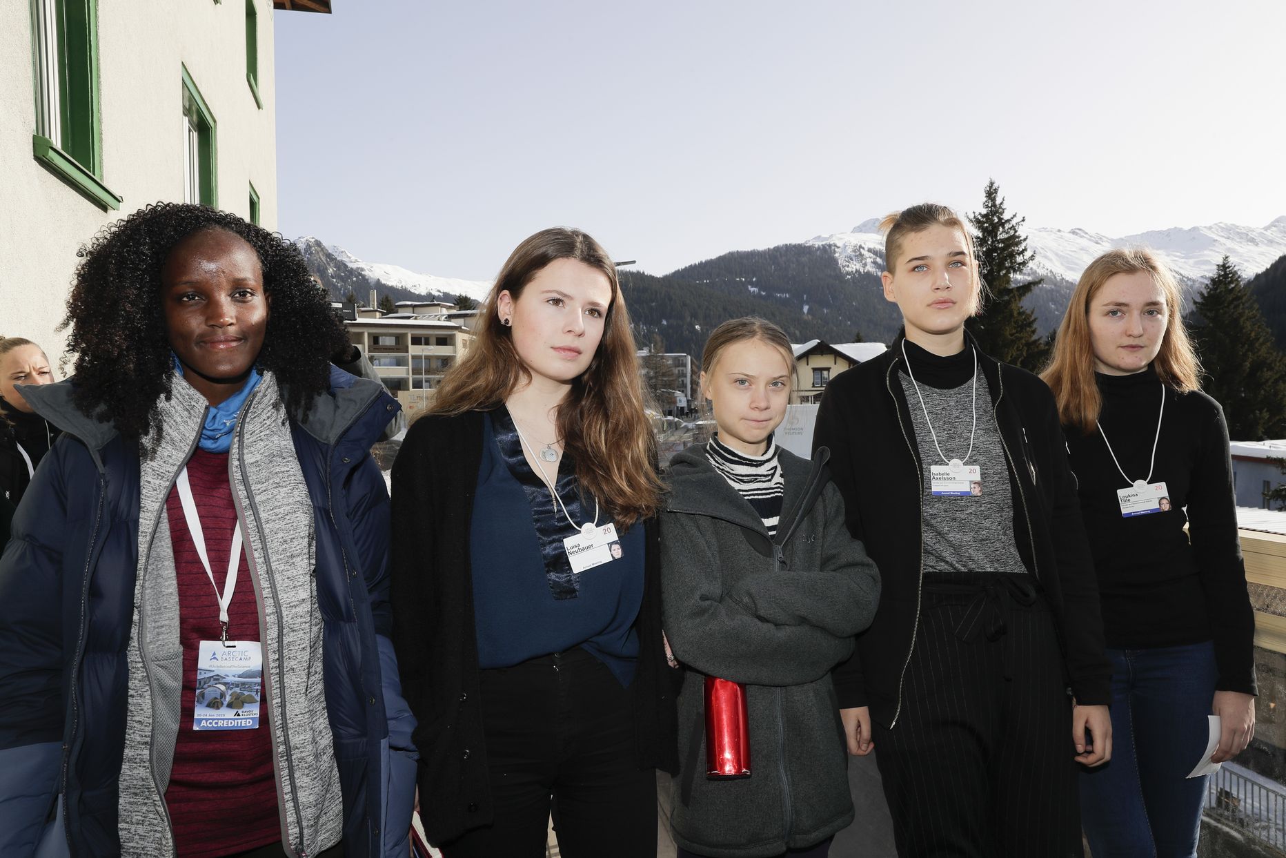 Vasakult Uganda kliimaaktivist Vanessa Nakata, Rootsi kliimaaktivist Greta Thunberg, Saksamaa kliimaaktivist Luisa Neubauer, Rootsi kliimaaktivist Isabelle Axelsson and Šveitsi kliimaaktivist Loukina Tille.