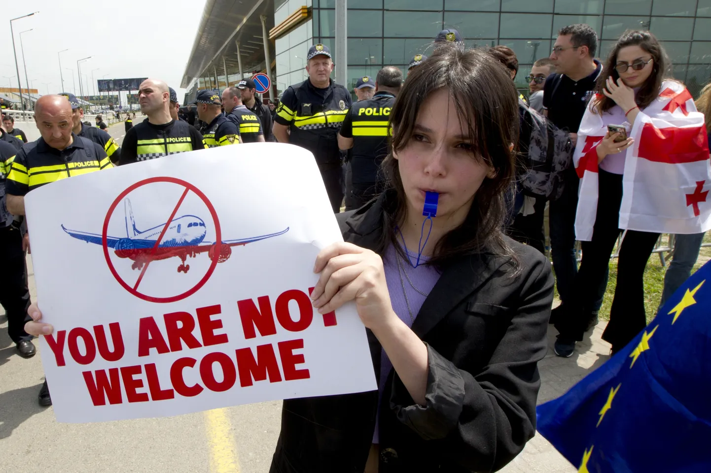 Gruusia aktivist mais meeleavaldusel Venemaalt saabuvate lendude vastu
