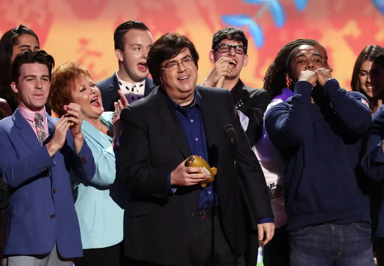 Nickelodeonile saateid loonud Dan Schneider pani lapsnäitlejaid tegema häirivaid seksuaalseid nalju ja väitis, et just see aitab saadetel eristuda.