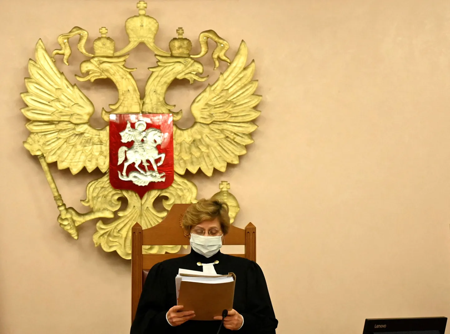 Судья Алла Назарова.